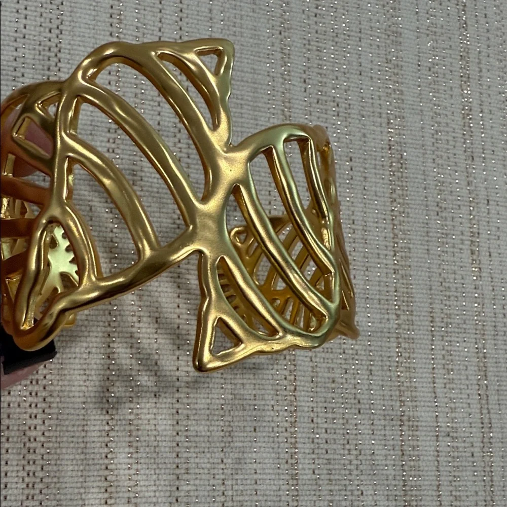 Elegant Gold Cuff Bracelet - Picture 4 of 9